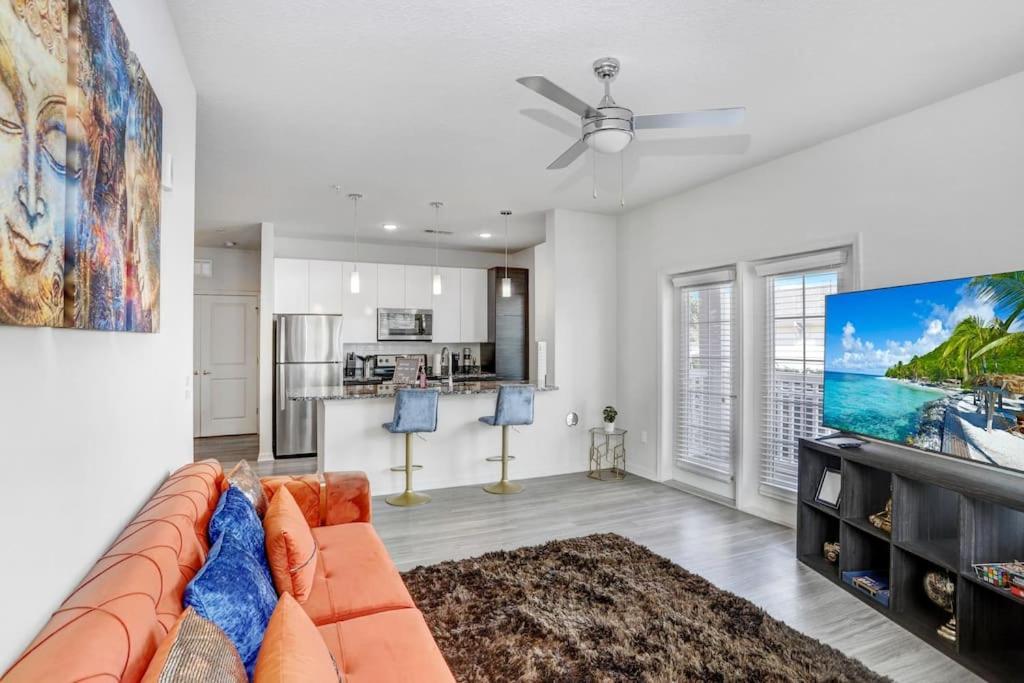 טאמפה 2-Bedroom Eccentric Oasis מראה חיצוני תמונה